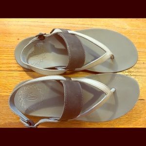 Chaco Maya II grey sandals